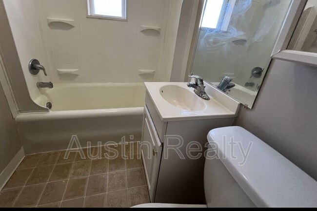 Building Photo - 934 Concordia Ln