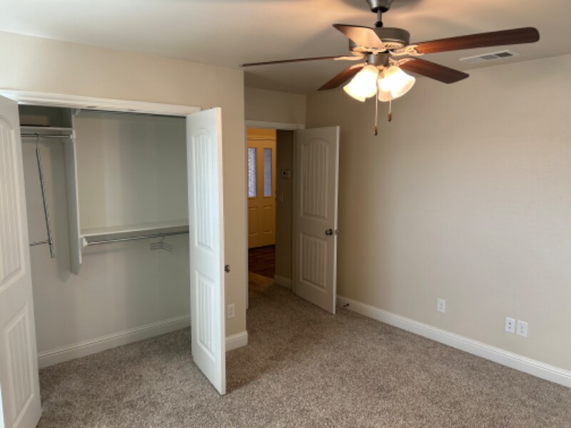 Building Photo - 800 E 92nd St