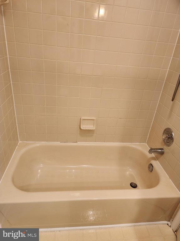 Building Photo - 613 Himes Ave