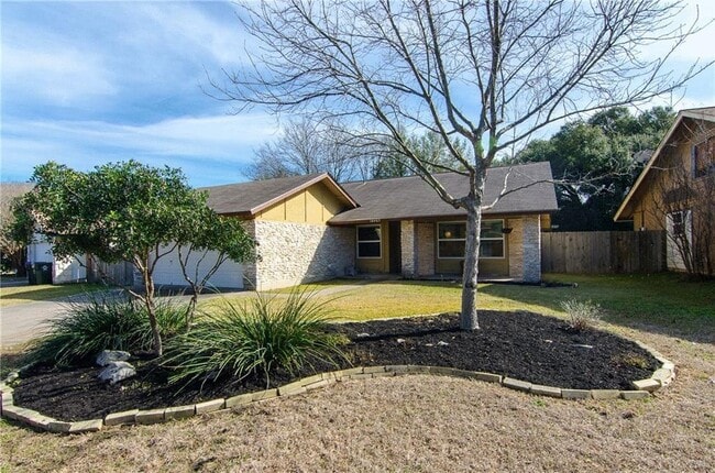 Building Photo - 10405 Firethorn Ln