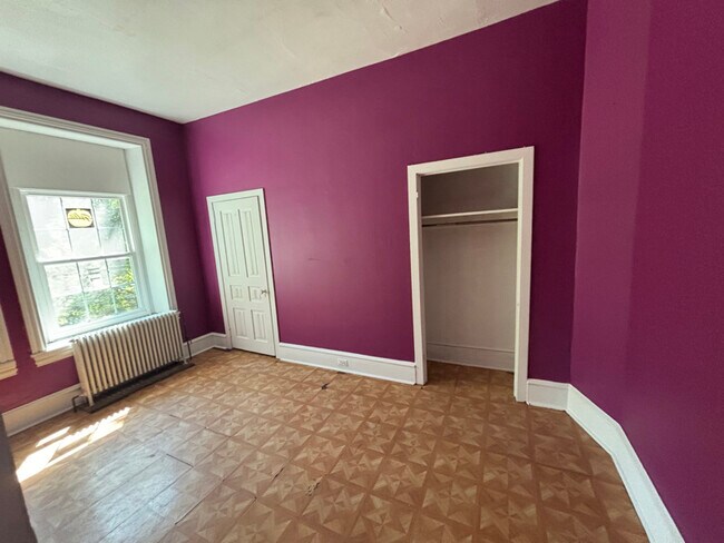 Building Photo - 1003 W Main St