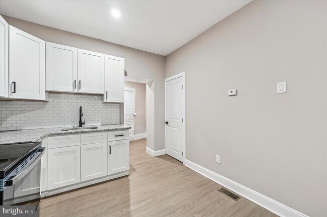 Building Photo - 5614 Haverford Ave