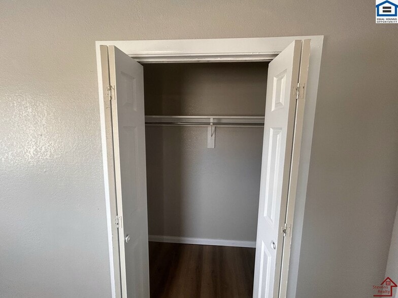 Building Photo - 1314 NW Irwin Ave