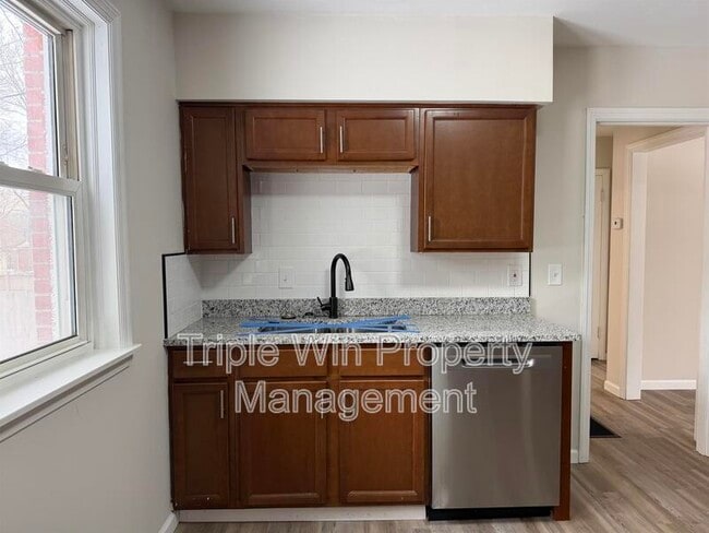 Building Photo - 17 St Genevieve Ct