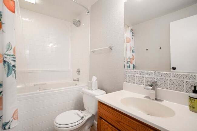 Building Photo - Updated 4 Bedroom Home with Amazing Yard, ...