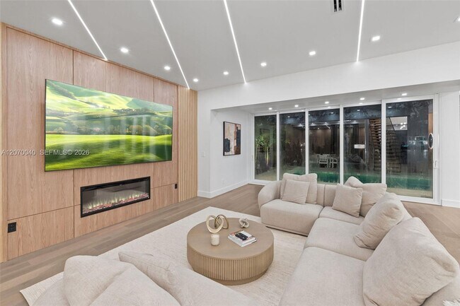 Building Photo - 257 N Coconut Ln