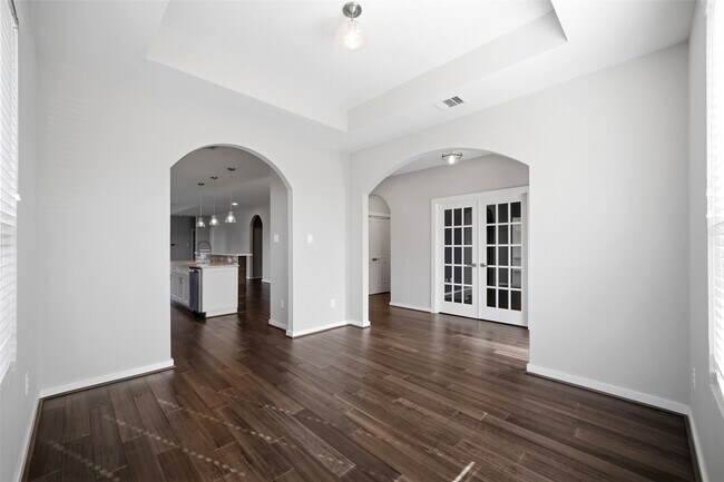 Building Photo - 605 Dumble St