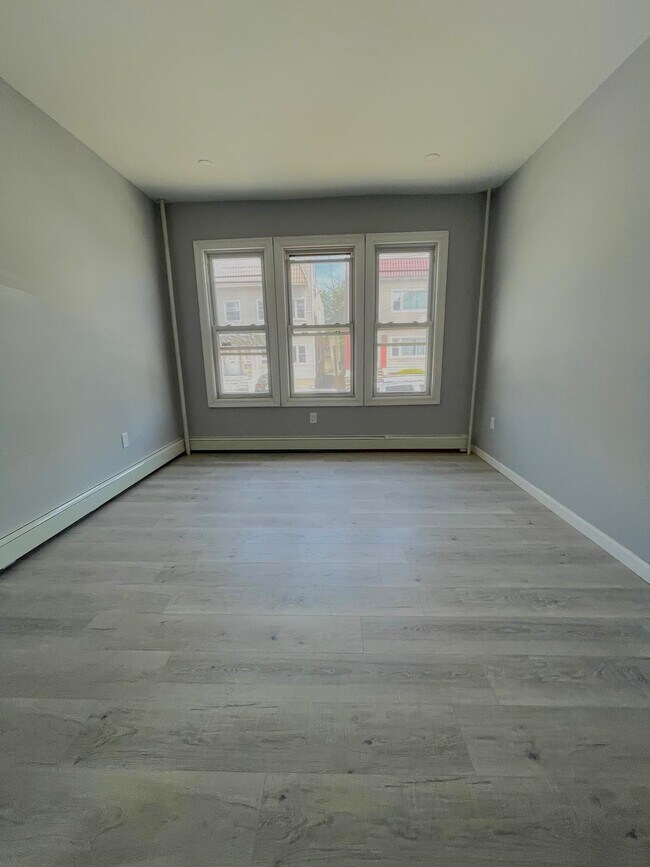 Building Photo - 349 Fulton Ave