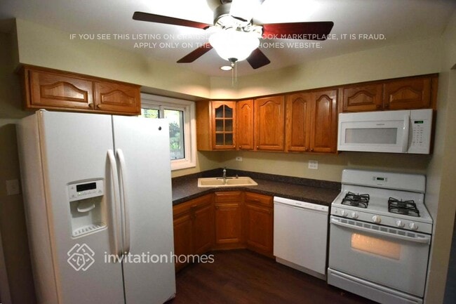 Building Photo - 7939 Edgewood Ct