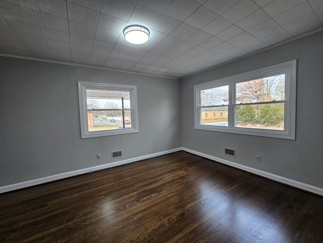 Building Photo - 500 S Mountain St