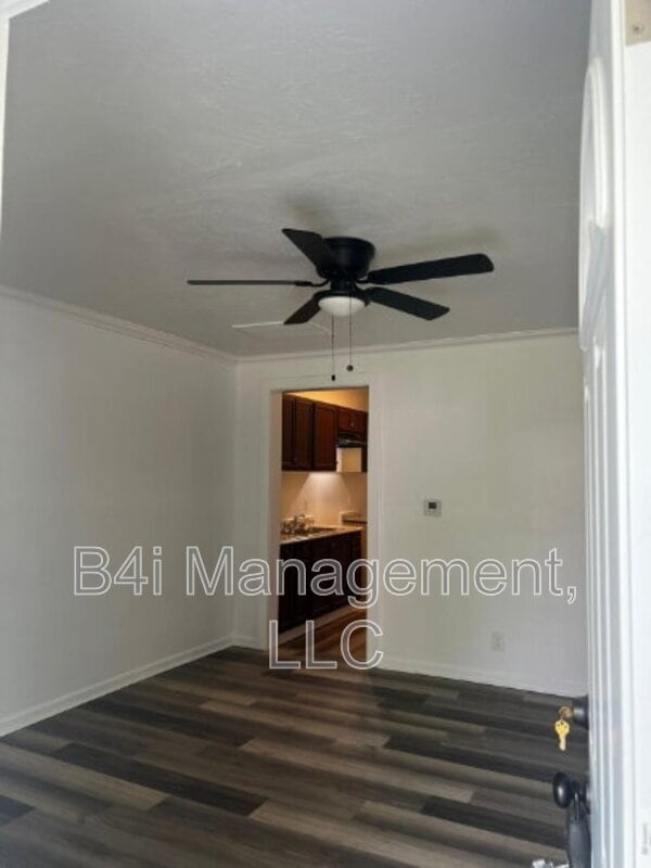 Building Photo - 422 Lakeview St
