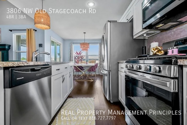 Building Photo - 3806 NW Old Stagecoach Rd