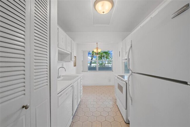 Building Photo - 8105 NW 61st St