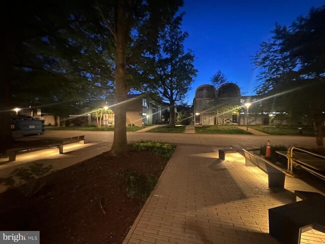 Building Photo - 1301 Delaware Ave SW