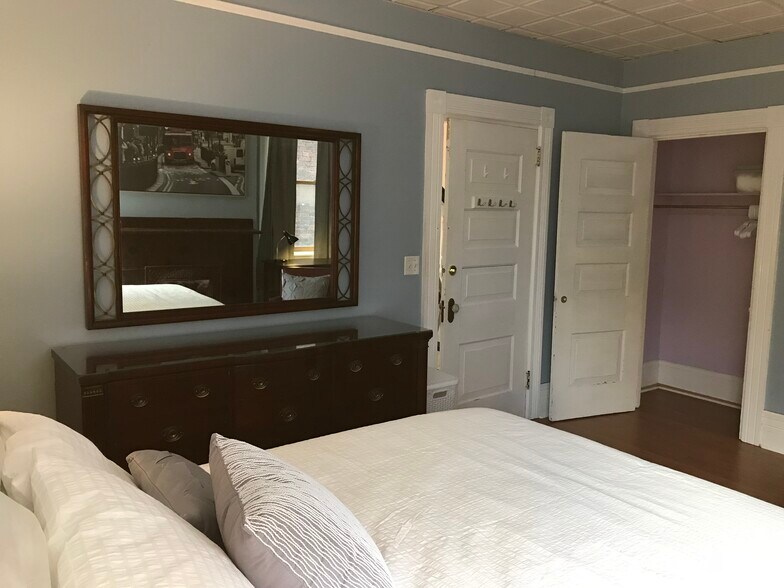 2nd floor bedroom - 3284 Dawson Street