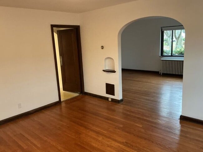 Building Photo - 3790 Grovedale Pl