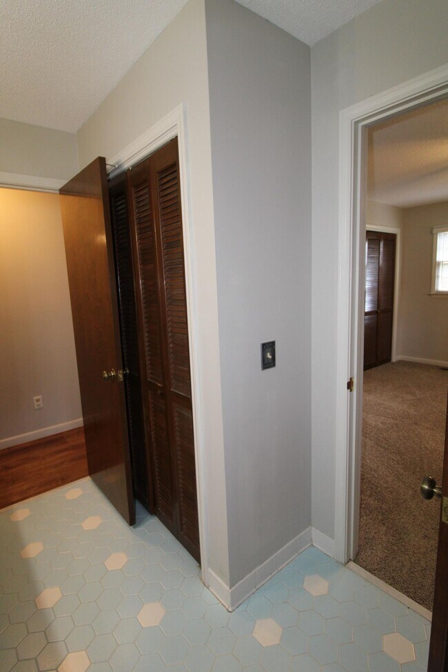 Building Photo - 50 Aubrey Cir