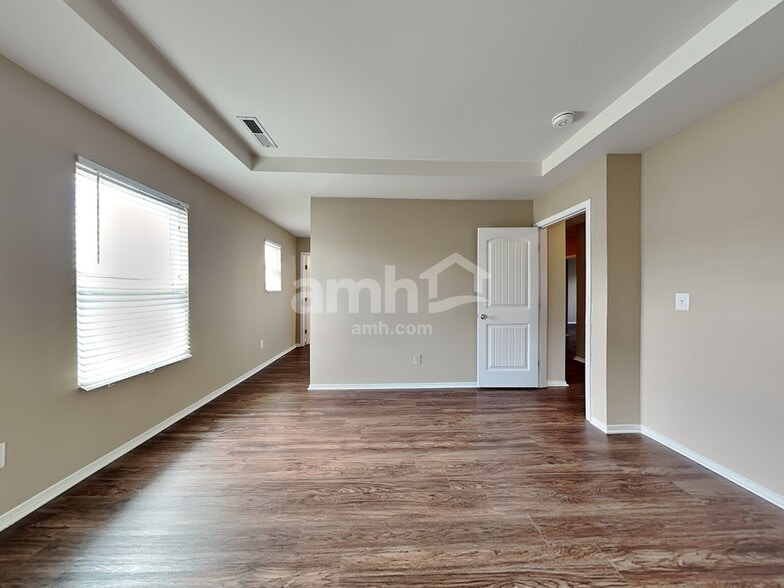 Building Photo - 353 Kerriann Ln