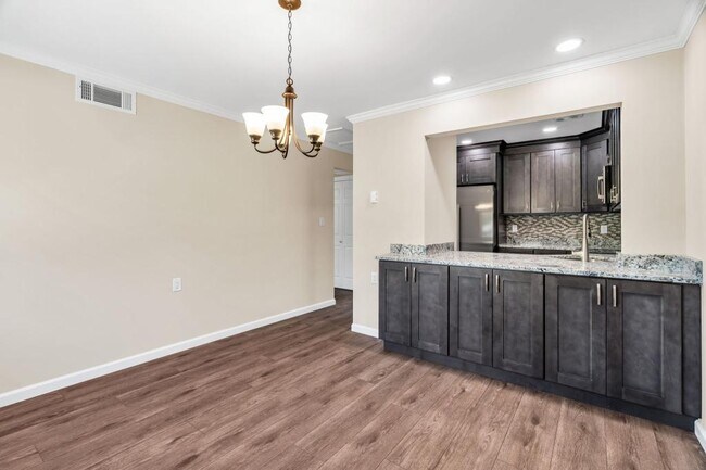 Building Photo - 15B Andover Ct