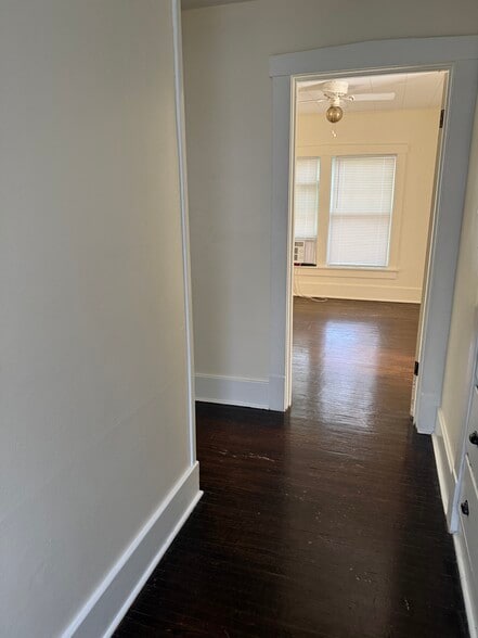 Hall - 1809 W Laura Ave
