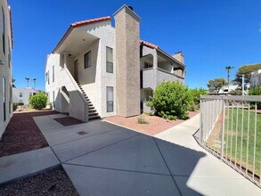 Building Photo - Charming home located in  Henderson
