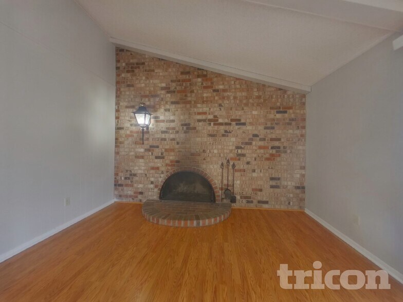 Building Photo - 3670 Renee Way