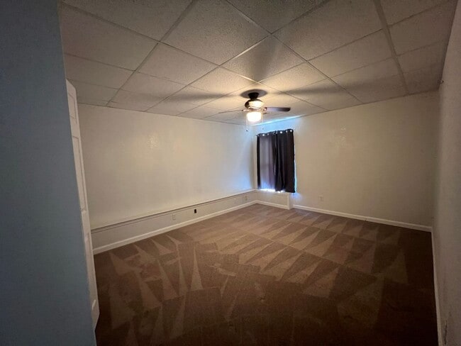 Building Photo - Spacious Basement Home with Breathtaking V...