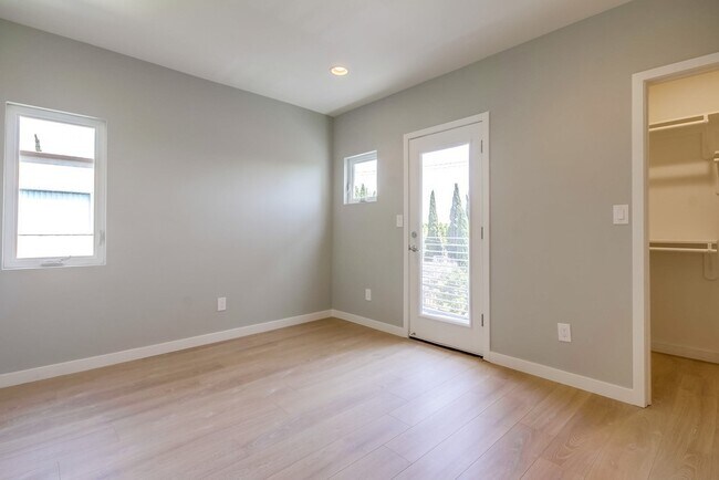 Building Photo - 6546 1/2 La Mirada Ave.-