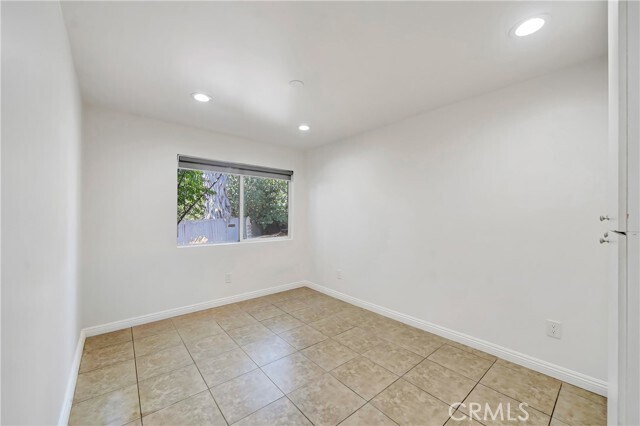 Building Photo - 10163 Petit Ave