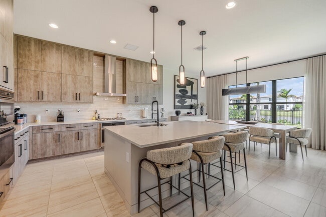 Building Photo - 8283 Royal County Down Rd