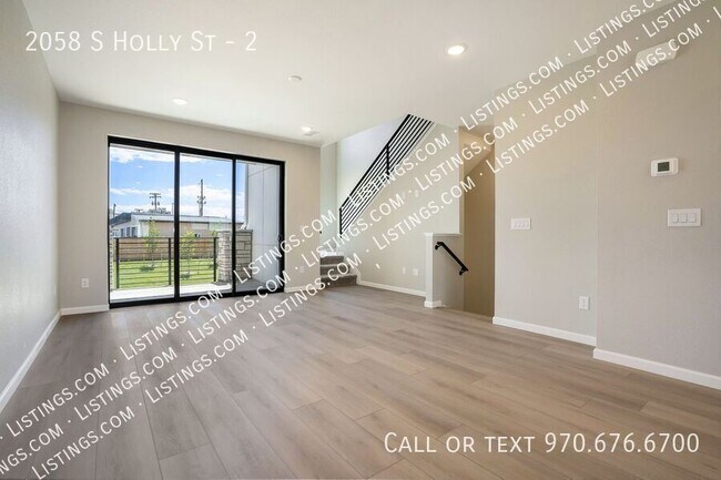 Building Photo - Brand New Row Home near DU close to I-25 a...