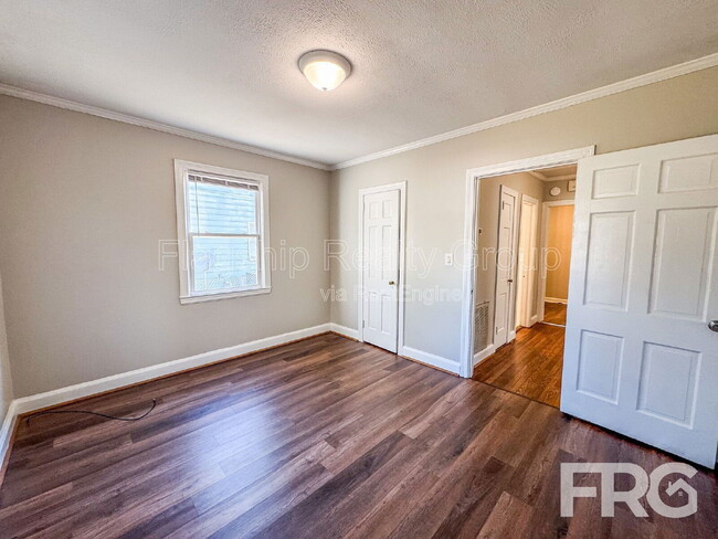 Building Photo - 611 Rudolph St