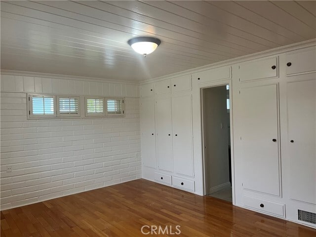 Building Photo - 323 W Palm Dr