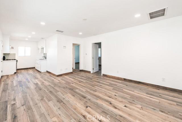 Building Photo - 555 N Olive St