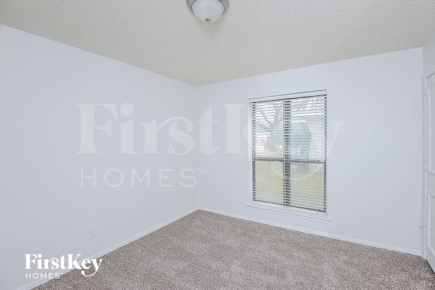 Building Photo - 1628 Reno Run