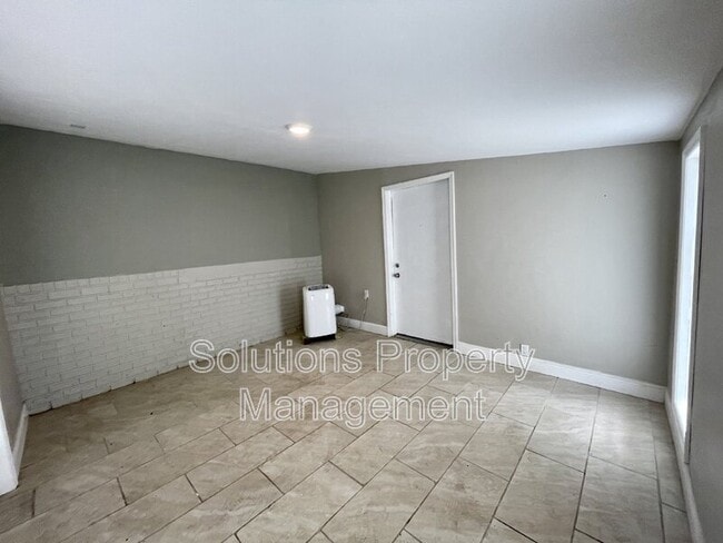 Building Photo - 2684 Pepper Ave