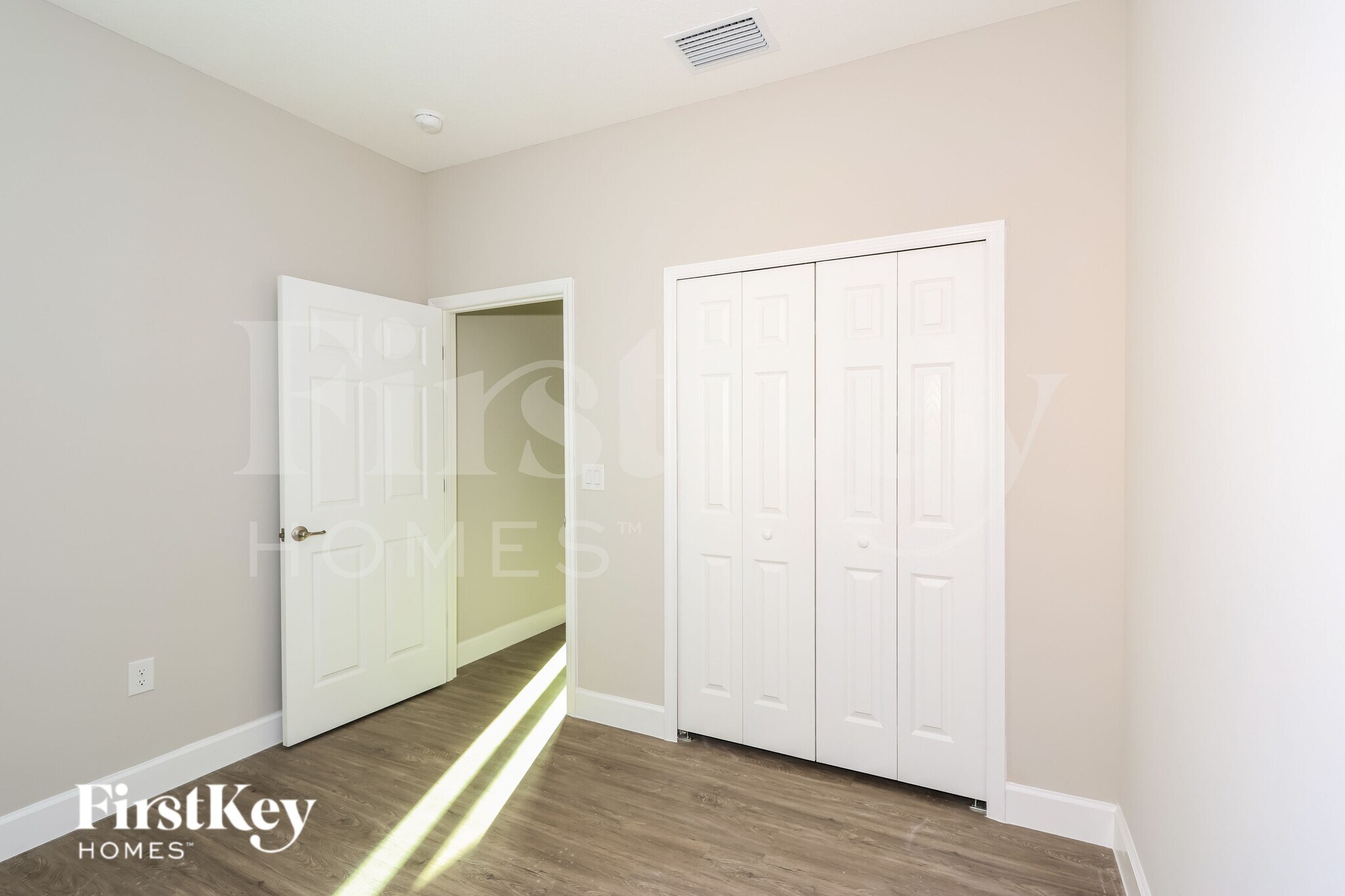 Building Photo - 216 Titan Rd SE