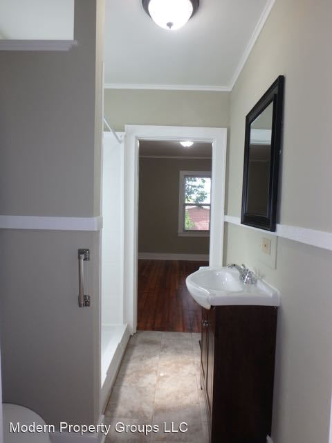 Building Photo - 2 br, 1 bath House - 111 E. Forest Ave