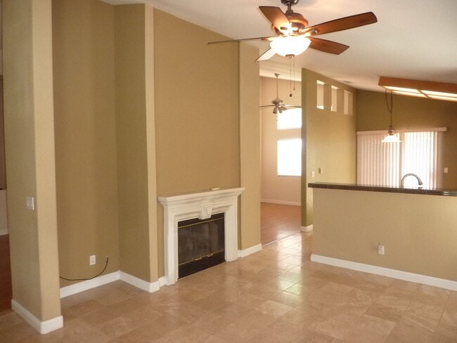 Building Photo - Spacious 4-Bedroom, 2-Bath Single-Story Ho...