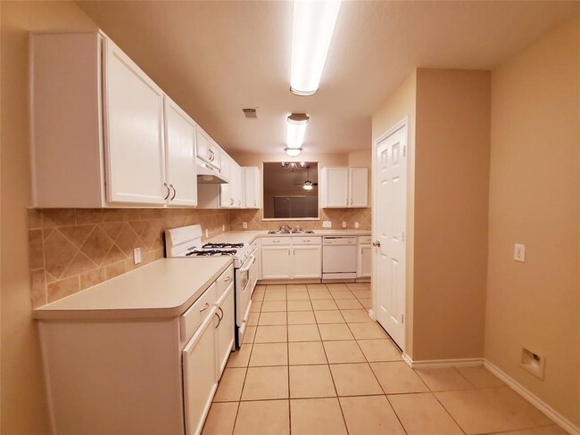 Building Photo - 10630 Sugar Trace Dr
