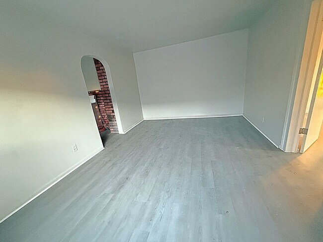 Building Photo - 638 Carbon St