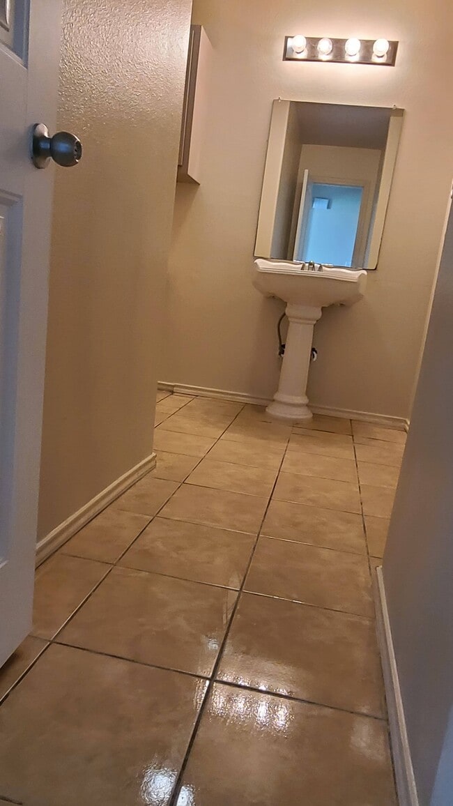 Building Photo - 2007 89th St