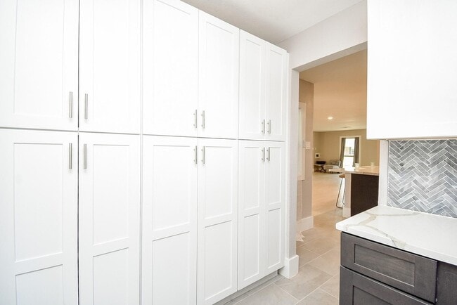 Building Photo - 7618 Highmeadow Dr