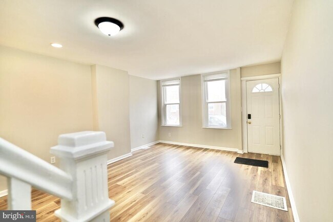 Building Photo - 2655 Cedar St
