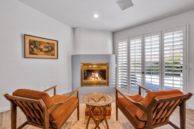 Building Photo - 54965 Avenida Vallejo