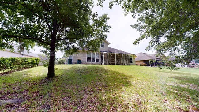 Building Photo - 11861 Lake Fern Dr