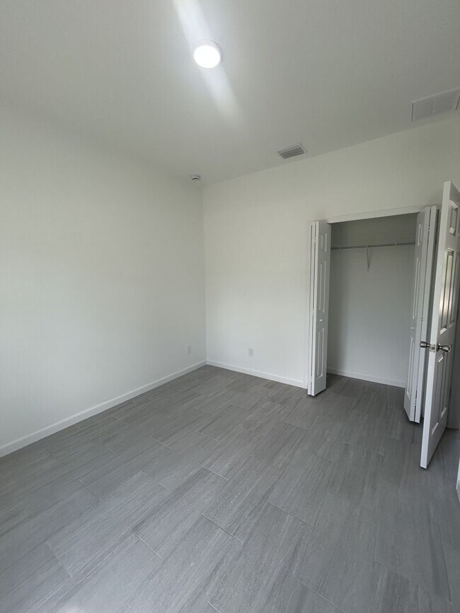 Building Photo - 544 Highlands Lake Dr