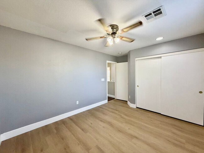 Building Photo - Beautiful two-story home featuring 3 bedrooms, 2.5 bathrooms