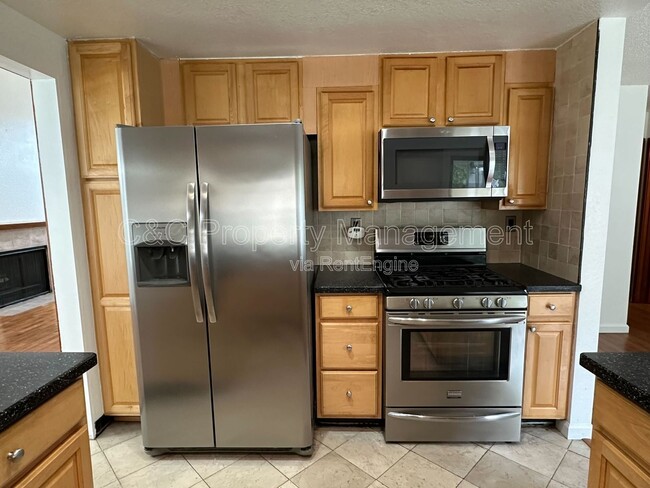 Building Photo - 2580 Cottonwood Trail