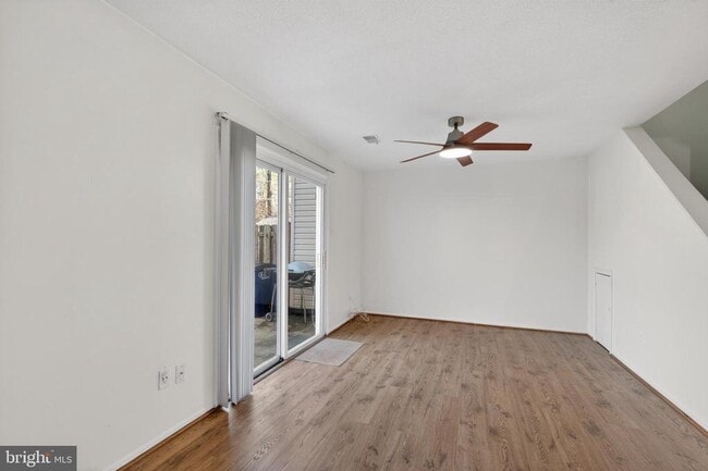 Building Photo - 9594 Inverary Ct